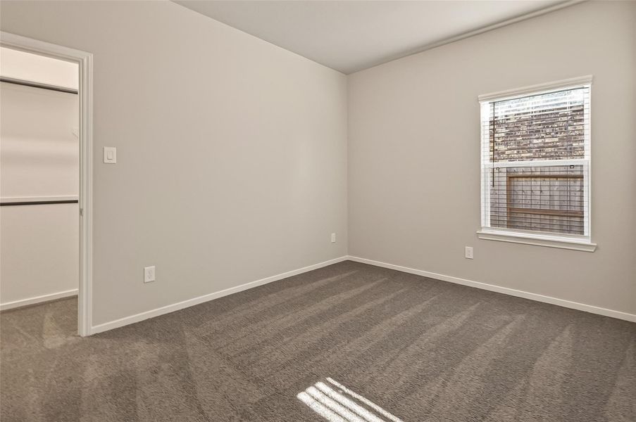 Spacious, unfurnished interior of a new home in Lago Mar, Texas City (Image 16).