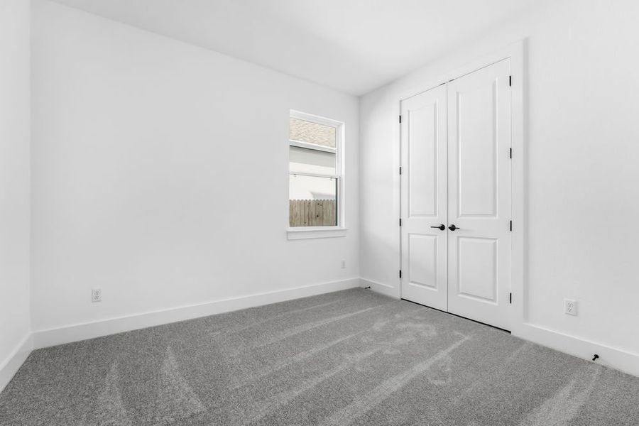 Spacious, unfurnished interior of a new home in Santa Rita Ranch, Liberty Hill (Image 18).