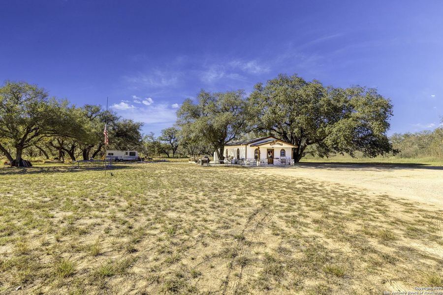 Natural landscape and outdoor views near  in Devine (Image 21).