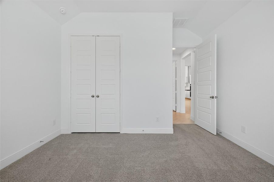 Spacious, unfurnished interior of a new home in Lago Mar, Texas City (Image 18). Spacious, unfurnished interior of a new home in Lago Mar, Texas City (Image 18).