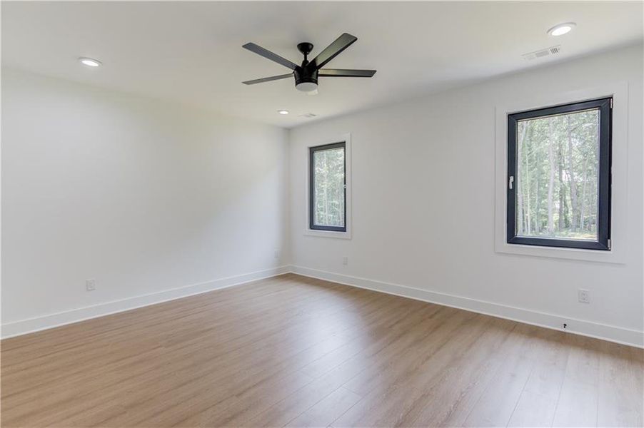 Spacious, unfurnished interior of a new home in , Auburn (Image 17).
