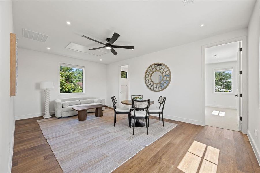 Furnished interior view inside a new home in , Dallas (Image 16). Furnished interior view inside a new home in , Dallas (Image 16).