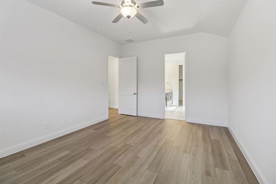 Spacious, unfurnished interior of a new home in Ashford Park - Texana Series, Corinth (Image 24).