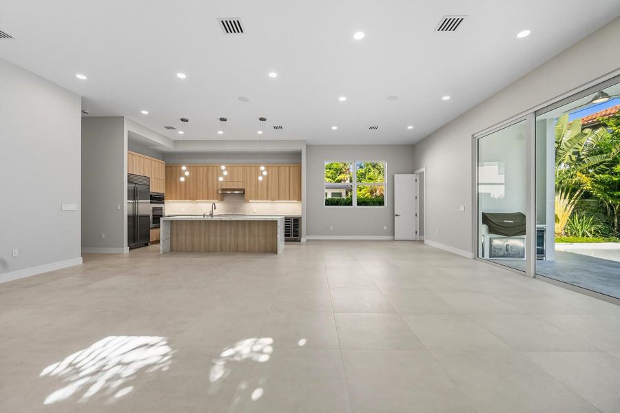 Spacious, unfurnished interior of a new home in , Delray Beach (Image 19). Spacious, unfurnished interior of a new home in , Delray Beach (Image 19).