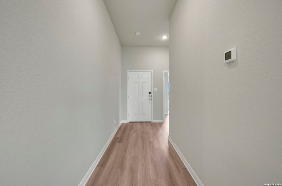Spacious, unfurnished interior of a new home in Hickory Ridge Estates, Elmendorf (Image 37).