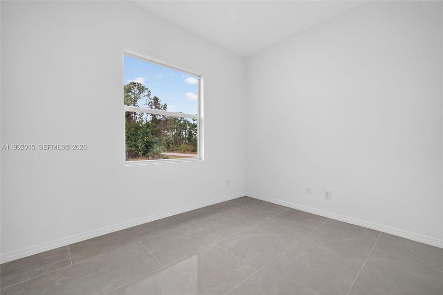 Spacious, unfurnished interior of a new home in , Lehigh Acres (Image 13).