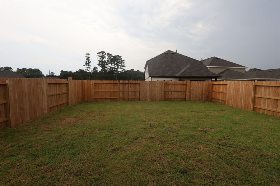 Exterior details and patio area of a home in Indian Springs, Crosby (Image 20).