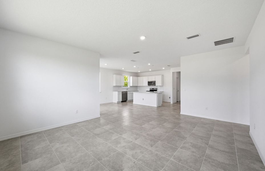 Spacious, unfurnished interior of a new home in Hyland Trail, Green Cove Springs (Image 18). Spacious, unfurnished interior of a new home in Hyland Trail, Green Cove Springs (Image 18).