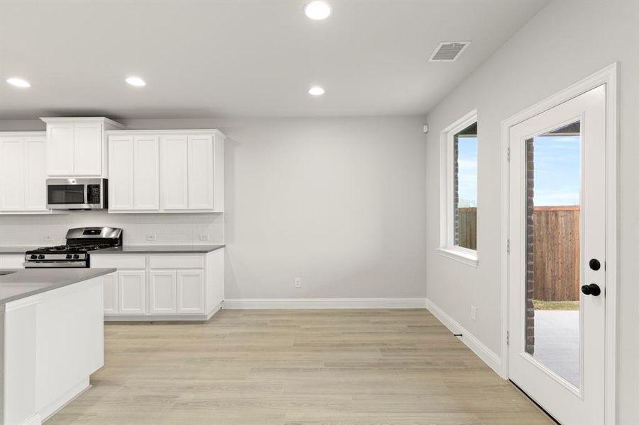 10. 3116 Goldfinch - Dining 10. 3116 Goldfinch - Dining