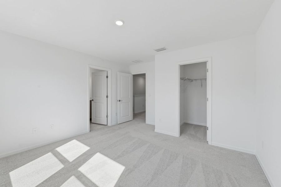 Spacious, unfurnished interior of a new home in Vinterra Townhomes, Nokomis (Image 9).