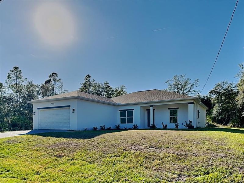 Exterior details and patio area of a home in , Port Charlotte (Image 15).