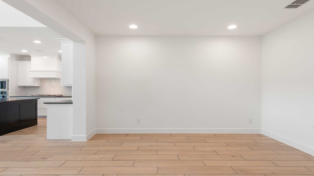 Spacious, unfurnished interior of a new home in Cambridge Crossing, Celina (Image 20).