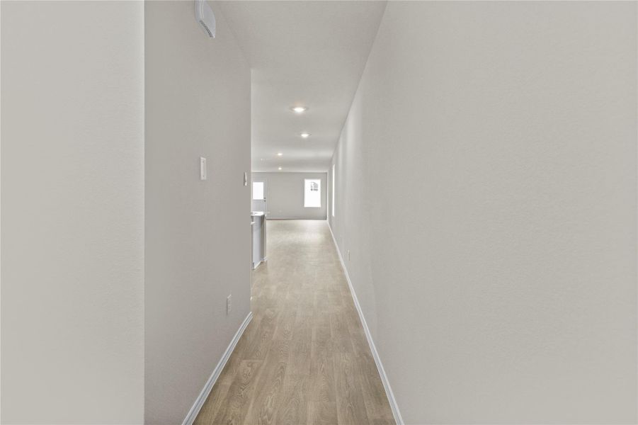 Spacious, unfurnished interior of a new home in Sunset Oaks, Maxwell (Image 21).