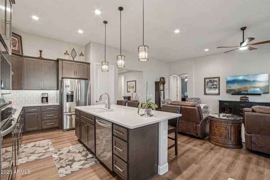 9-web-or-mls-W Monterey Way-S2511-009