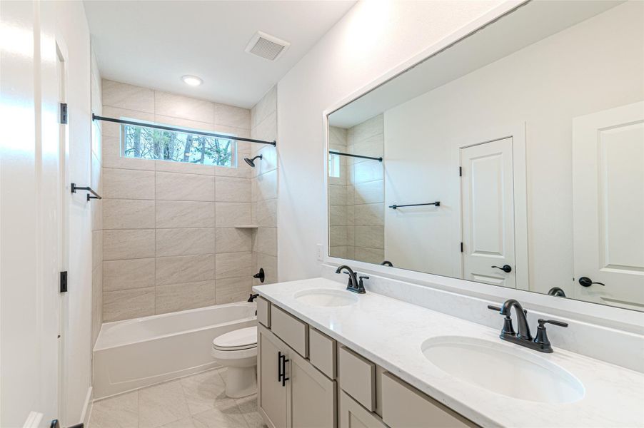 Furnished interior view inside a new home in , Huntsville (Image 8).