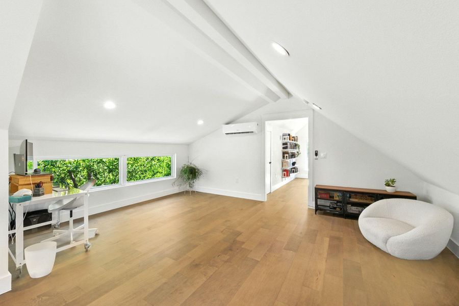 Bedroom #4 or bonus room. Presently used for bedroom, office and recreation/relaxation. Bedroom #4 or bonus room. Presently used for bedroom, office and recreation/relaxation.