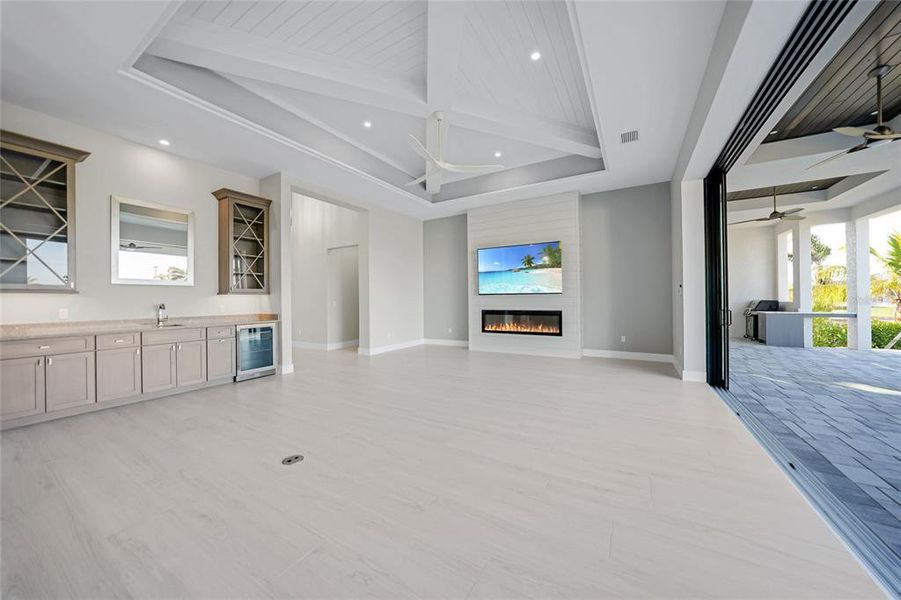 Spacious, unfurnished interior of a new home in , Punta Gorda (Image 16).
