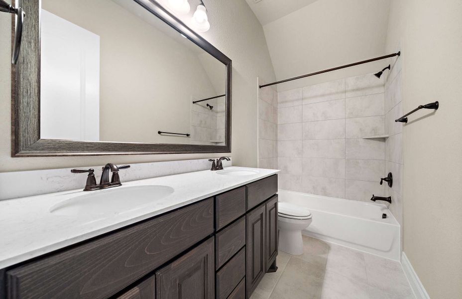 Representative furnished interior of a home built from the 2899 by Ravenna Homes in The Highlands 55′, Porter (Image 15). Representative furnished interior of a home built from the 2899 by Ravenna Homes in The Highlands 55′, Porter (Image 15).