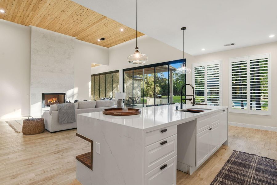 Furnished interior view inside a new home in , Tomball (Image 9).
