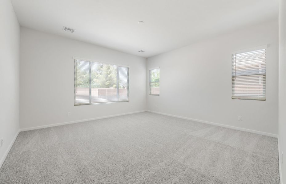 Spacious, unfurnished interior of a new home in Soleo, San Tan Valley (Image 26).