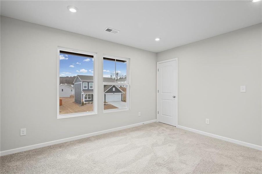 Spacious, unfurnished interior of a new home in Sage Woods, Dallas (Image 24).