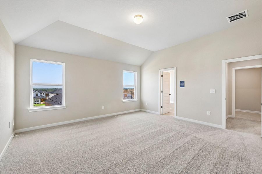 Spacious, unfurnished interior of a new home in Cascades at Onion Creek, Austin (Image 9).