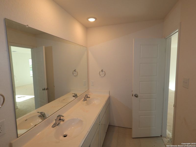 Furnished interior view inside a new home in Agave, San Antonio (Image 13). Furnished interior view inside a new home in Agave, San Antonio (Image 13).