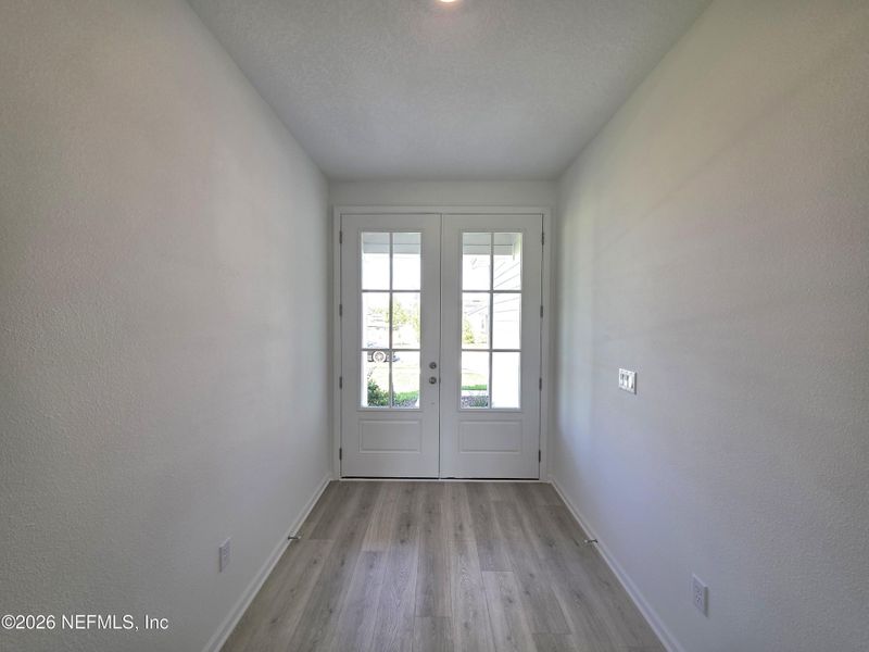 Spacious, unfurnished interior of a new home in Hyland Trail, Green Cove Springs (Image 14).