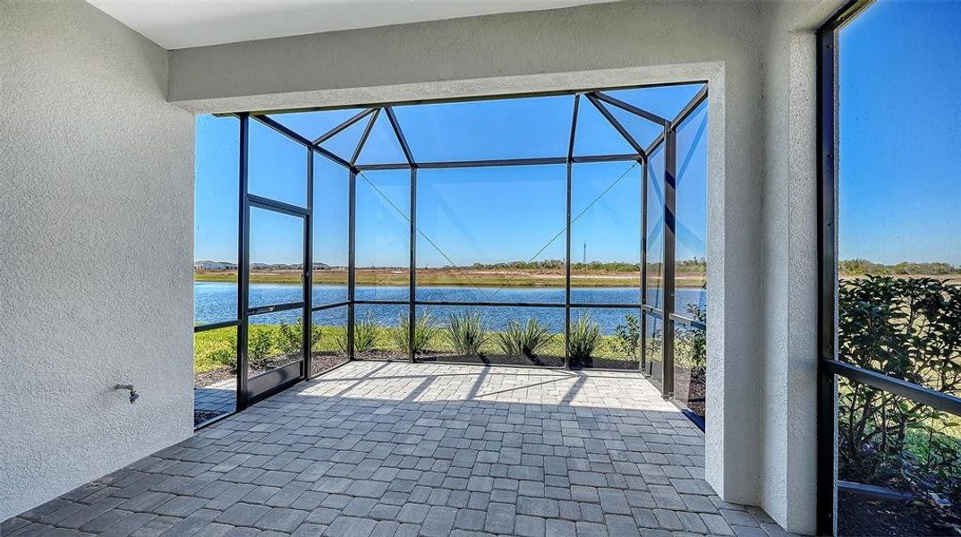 Exterior details and patio area of a home in , Bradenton (Image 23).