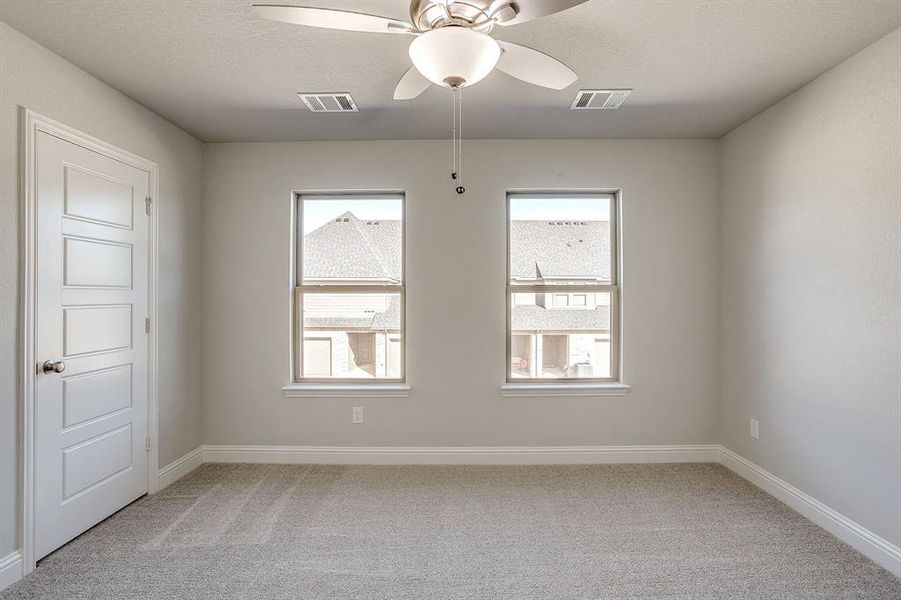 Spacious, unfurnished interior of a new home in Knight's Landing on Eden Road, Arlington (Image 31).
