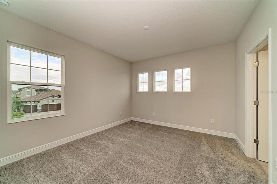 Spacious, unfurnished interior of a new home in Crosswind Ranch, Parrish (Image 27).
