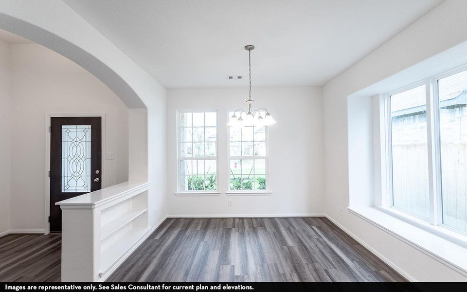Spacious, unfurnished interior of a new home in Mulberry Farms, Santa Fe (Image 6).