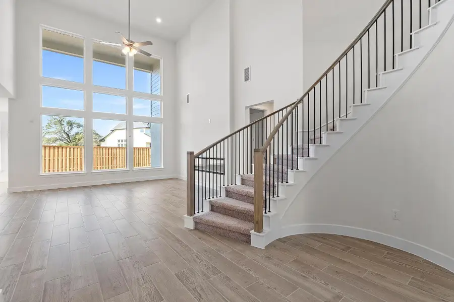 Spacious, unfurnished interior of a new home in Parmer Ranch, Georgetown (Image 21).