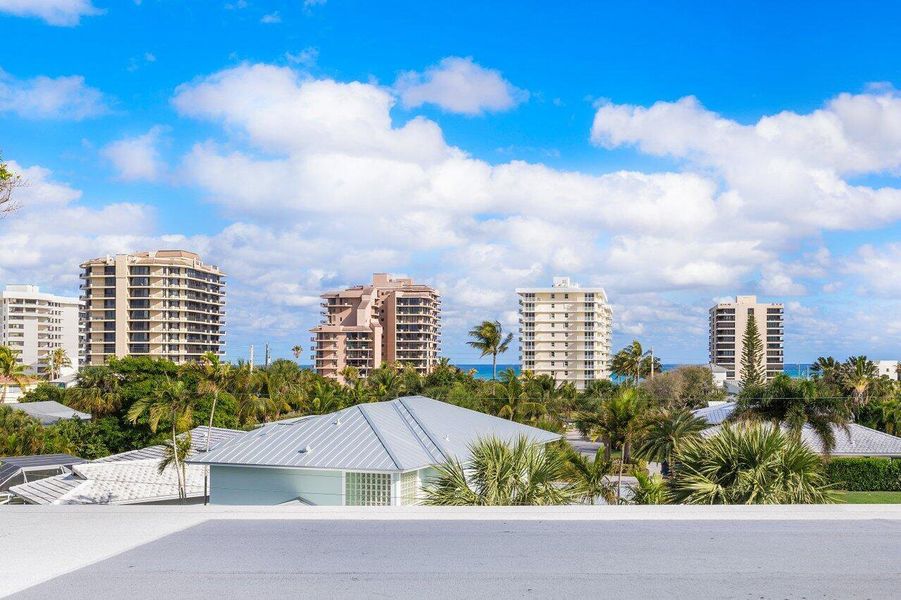 Exterior details and patio area of a home in , Juno Beach (Image 30).