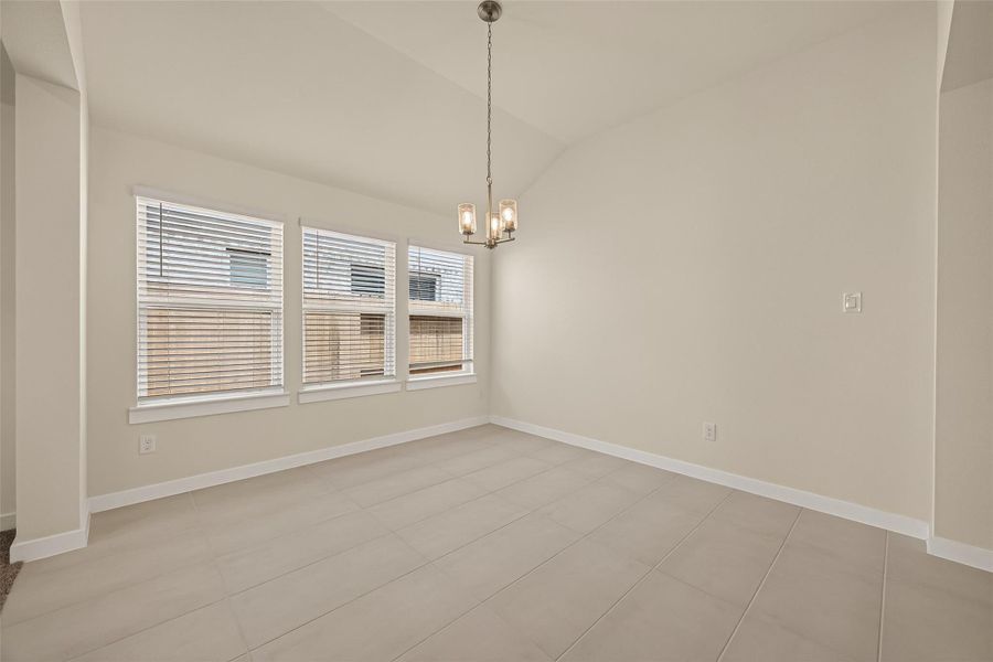 Spacious, unfurnished interior of a new home in Foxtail Palms, Manvel (Image 20). Spacious, unfurnished interior of a new home in Foxtail Palms, Manvel (Image 20).