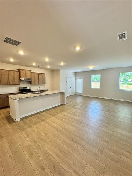 Spacious, unfurnished interior of a new home in , Canton (Image 17).