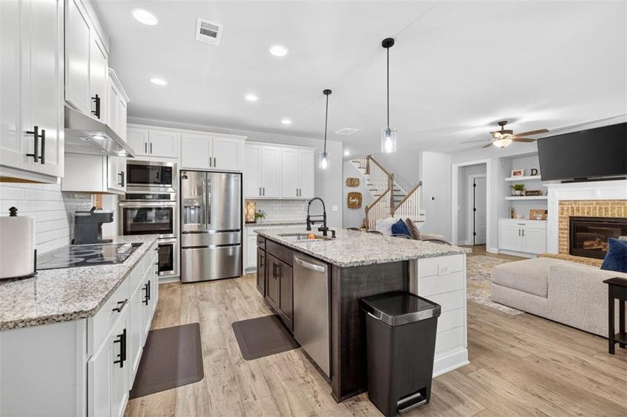 Furnished interior view inside a new home in Calgary Downs, Winder (Image 43). Furnished interior view inside a new home in Calgary Downs, Winder (Image 43).
