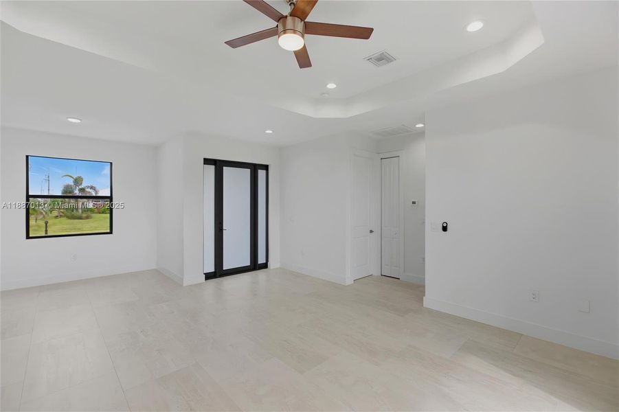 Spacious, unfurnished interior of a new home in , Cape Coral (Image 25). Spacious, unfurnished interior of a new home in , Cape Coral (Image 25).