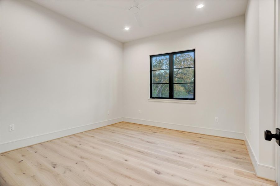 Spacious, unfurnished interior of a new home in , Houston (Image 43).