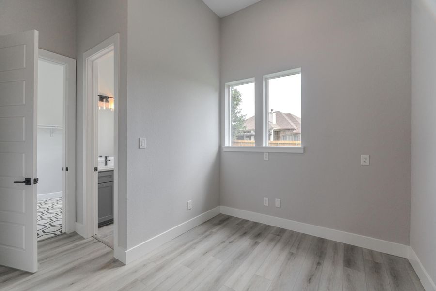 Spacious, unfurnished interior of a new home in , Montgomery (Image 33).