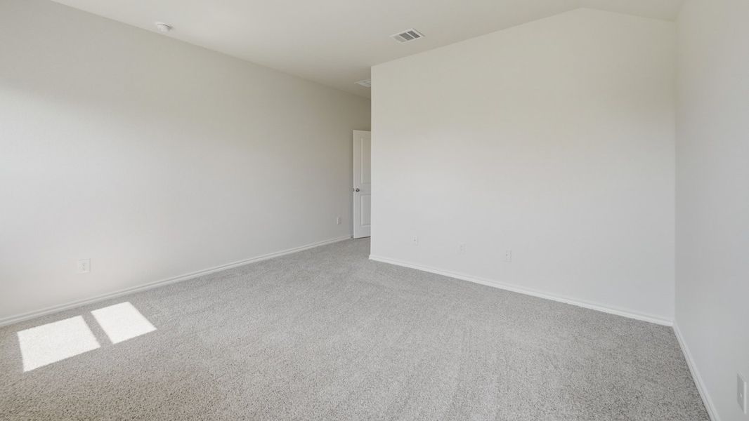Spacious, unfurnished interior of a new home in Saddlebrook, Waxahachie (Image 26).