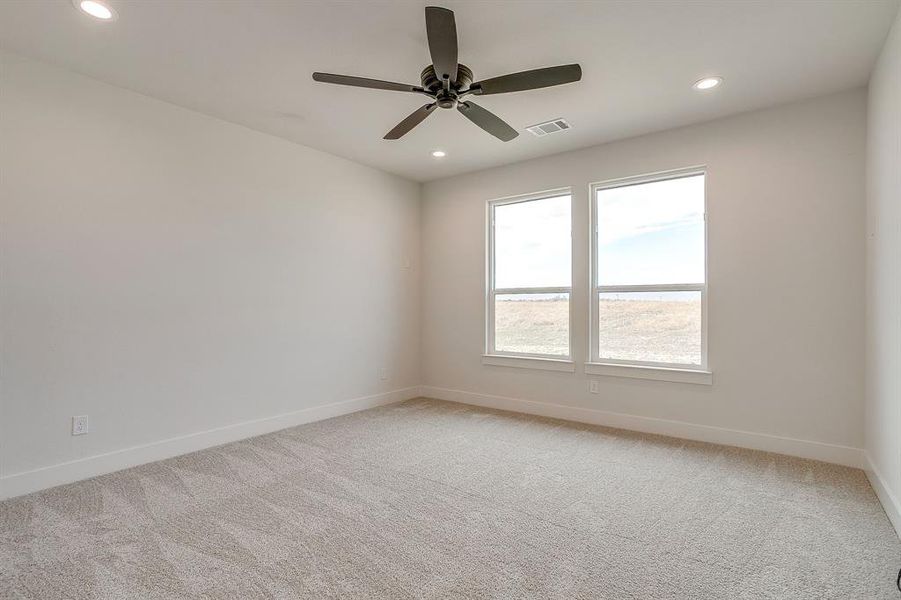 Spacious, unfurnished interior of a new home in , Waxahachie (Image 31).