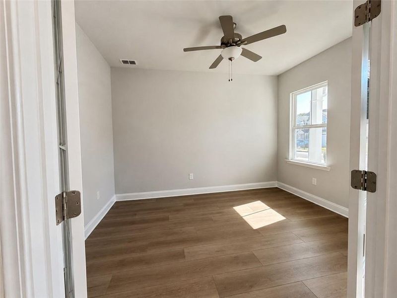 Spacious, unfurnished interior of a new home in Berkeley Mill, Cumming (Image 15).