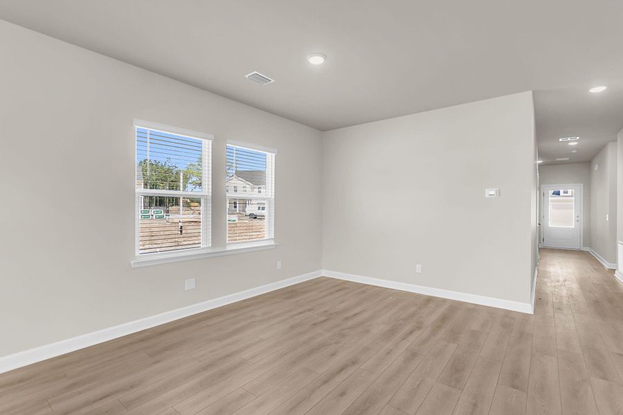 Spacious, unfurnished interior of a new home in Tea Farm, Ravenel (Image 14).