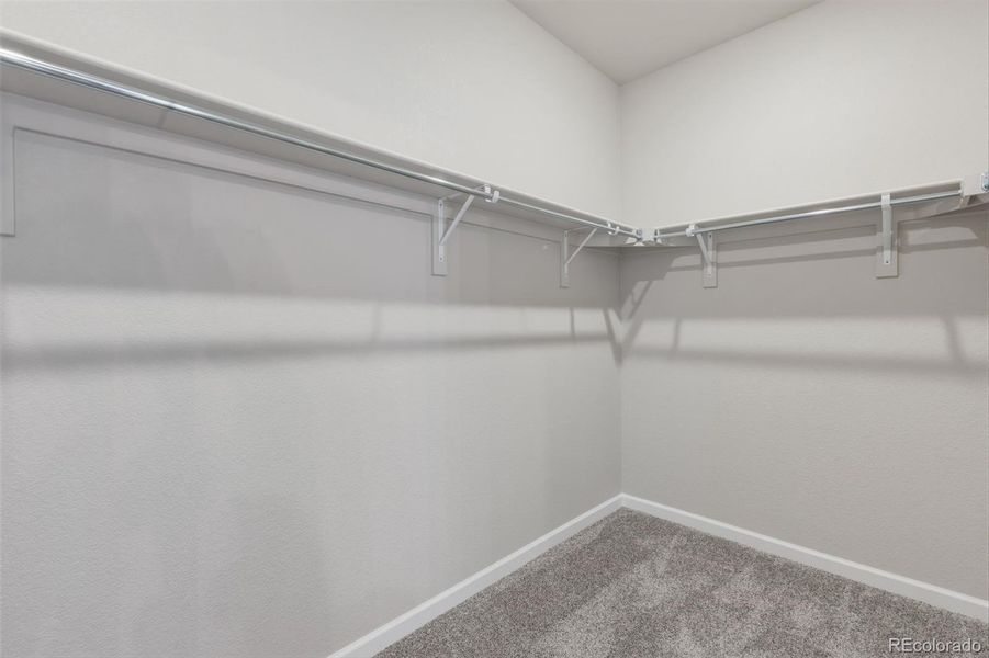 Spacious, unfurnished interior of a new home in , Aurora (Image 17).