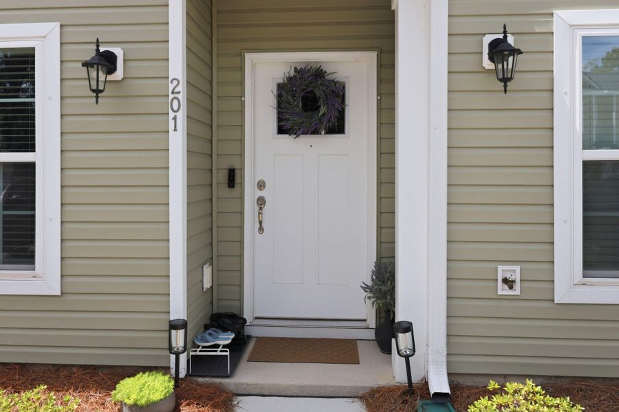 Exterior details and patio area of a home in , Wando (Image 26).