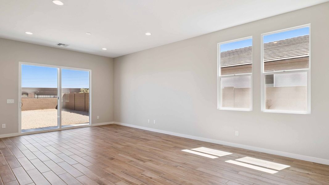 Spacious, unfurnished interior of a new home in Upper Canyon, Phoenix (Image 19). Spacious, unfurnished interior of a new home in Upper Canyon, Phoenix (Image 19).