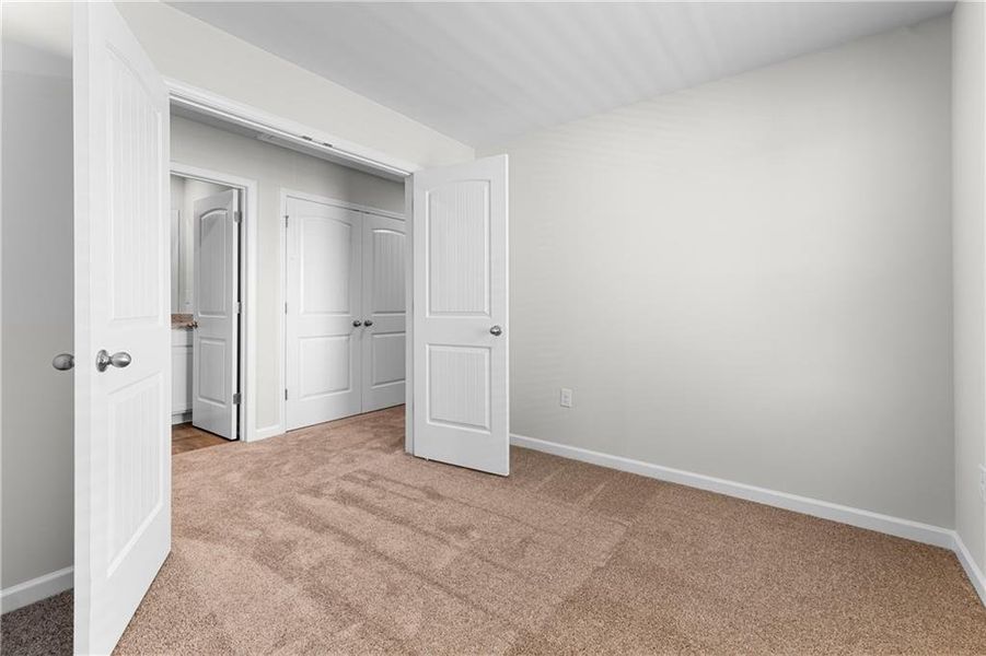 Spacious, unfurnished interior of a new home in The Grove At Mundy Mill, Gainesville (Image 16).