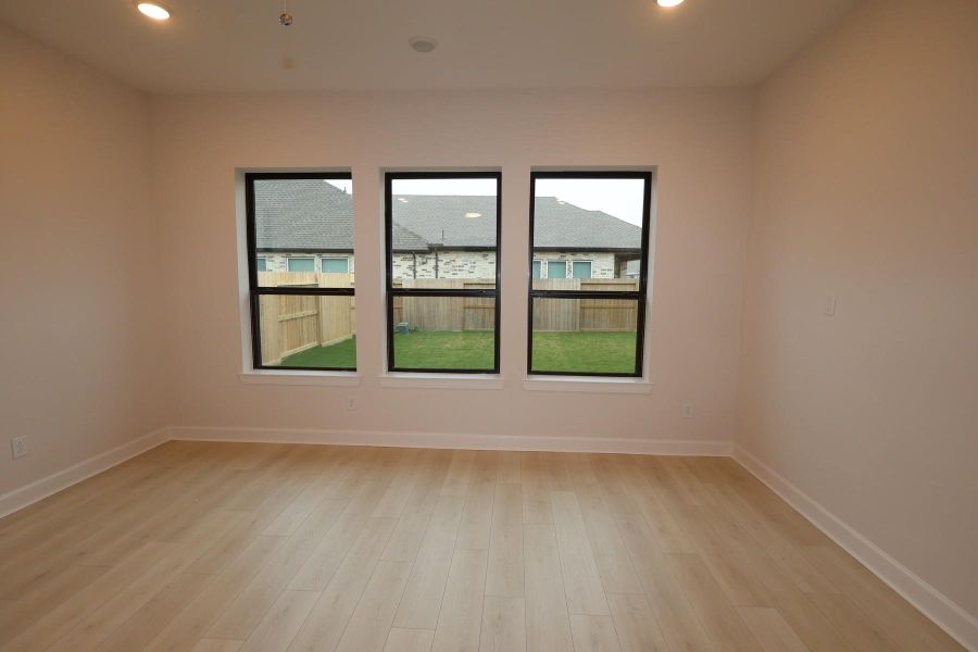 Spacious, unfurnished interior of a new home in Riceland 60’ Homesites, Mont Belvieu (Image 6).