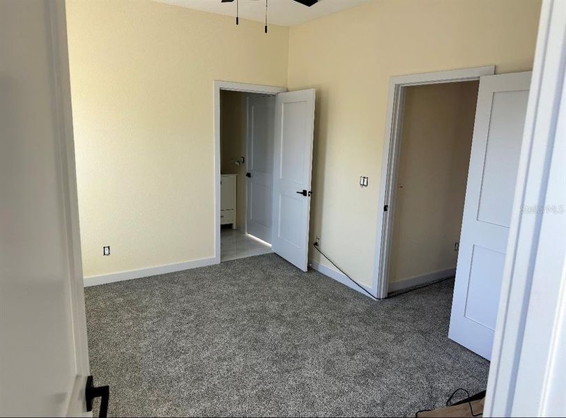 Spacious, unfurnished interior of a new home in , St. Petersburg (Image 17).